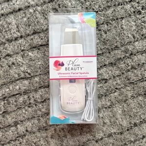 White Ultrasonic Facial Spatula